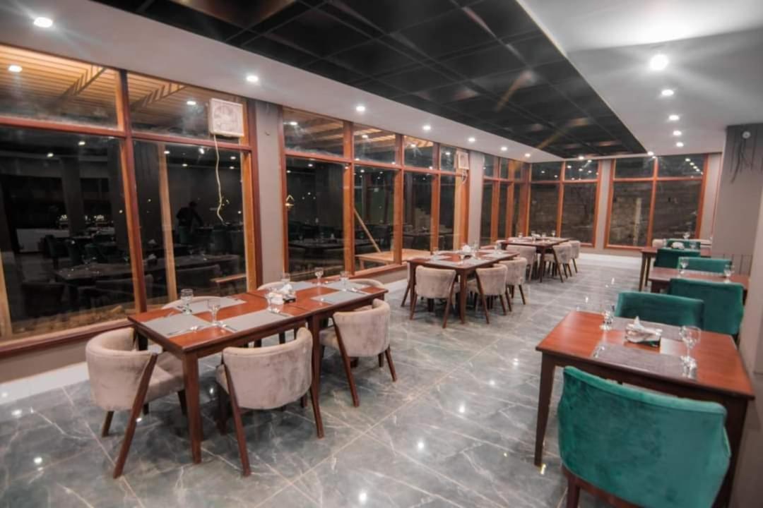 Tibet Hotel Skardu Luaran gambar