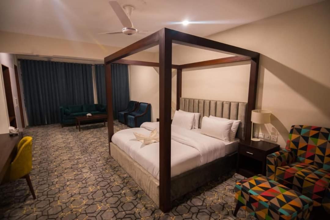 Tibet Hotel Skardu Luaran gambar